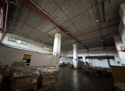 Gul Circle (D22), Warehouse #518426461